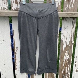 ARCTERYX Gray wide flare 3/4 crop shorts pants